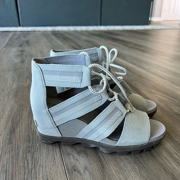 NWOT sorel joanie II gray sandals - Picture 1 of 4